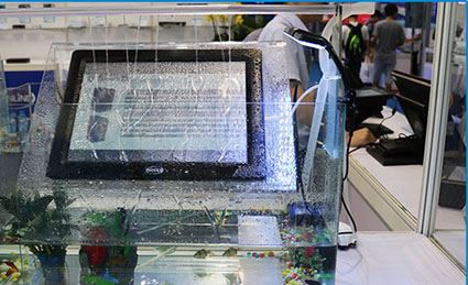 Ali se lahko navaden tablični računalnik uporablja kot industrijski panelni r...