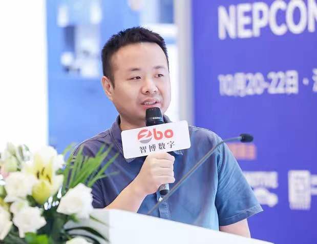 Biti najmočnejši možgani inteligentnih servisnih robotov